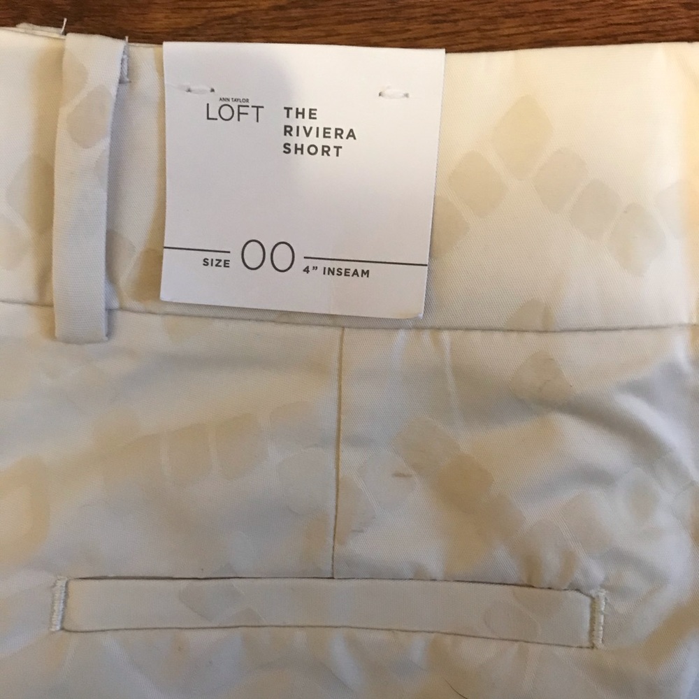 LOFT Riviera Shorts with Soft White Pattern π€ - Picture 4 of 6